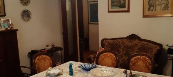 5 rooms Apartment in Carrara, Italy No. 99770 4
