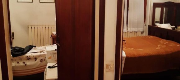 5 rooms Apartment in Carrara, Italy No. 99770 24