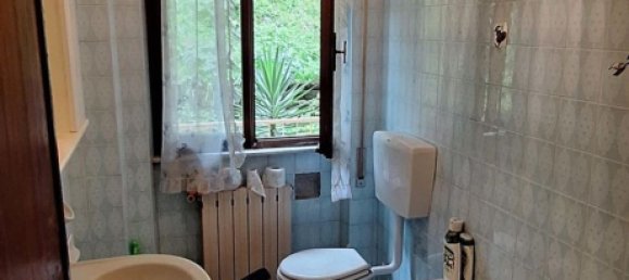 5 rooms Apartment in Carrara, Italy No. 99770 33