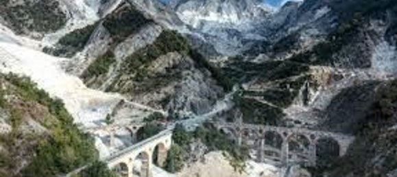 5 rooms Apartment in Carrara, Italy No. 99770 50