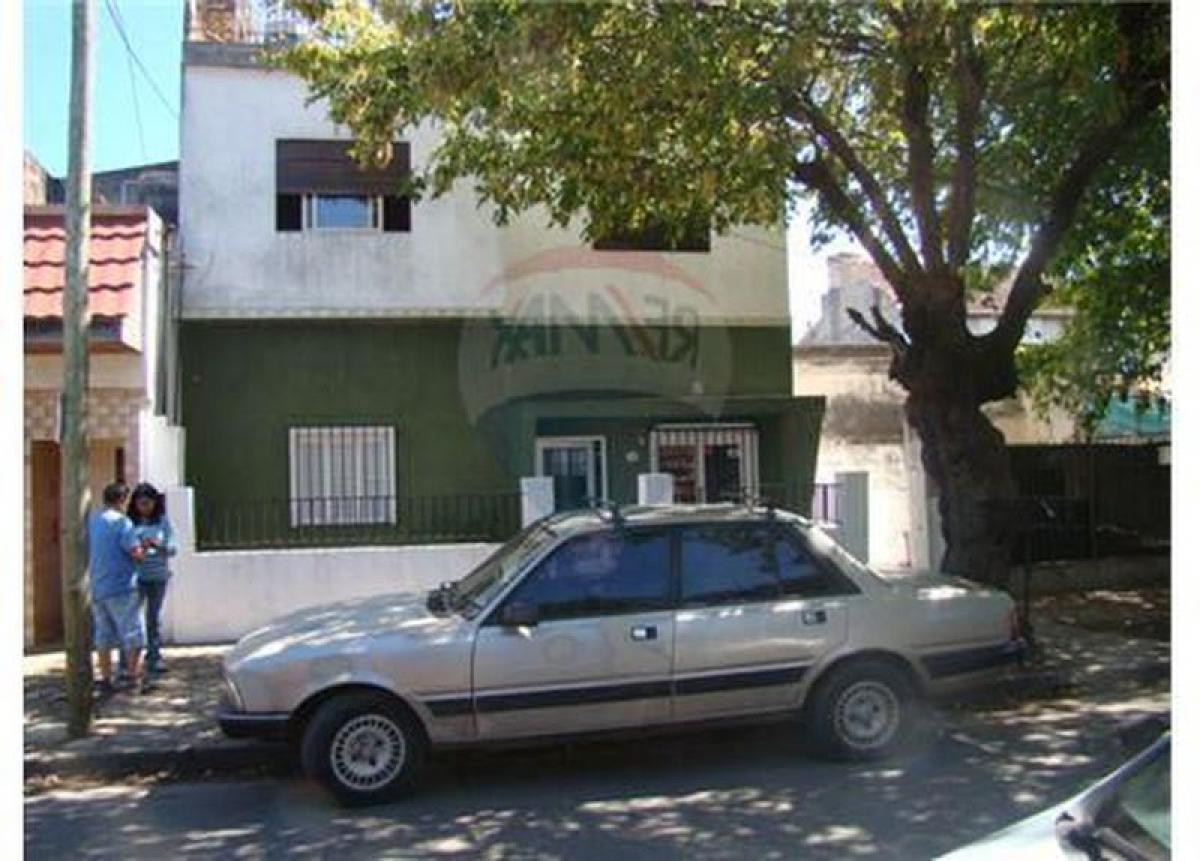 3 bedrooms House in Tres de Febrero, Argentina No. 10598