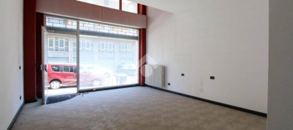 2 rooms Commercial property in Ponte San Pietro, Italy No. 231326 8