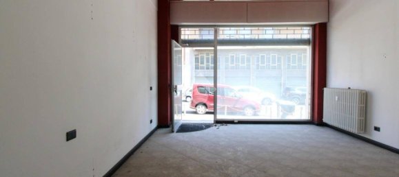 2 rooms Commercial property in Ponte San Pietro, Italy No. 231326 3