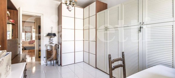 Apartamento de 3 dormitorios en Cagliari, Italy No. 279010 13