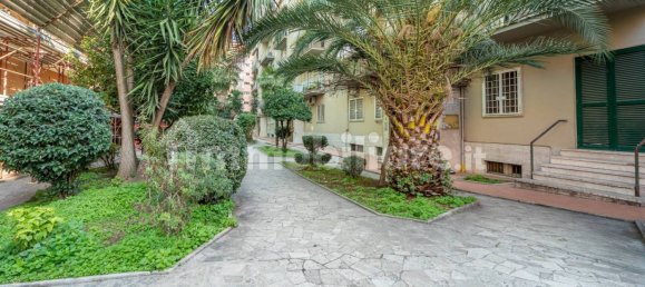 2 bedrooms Apartment in Rome, Italy No. 20626 4