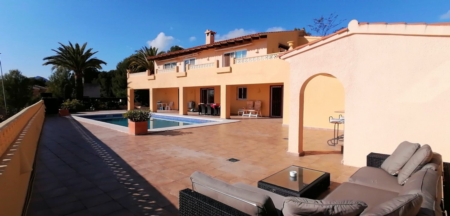 5 bedrooms Villa in Alfaz del Pi, Spain No. 10790