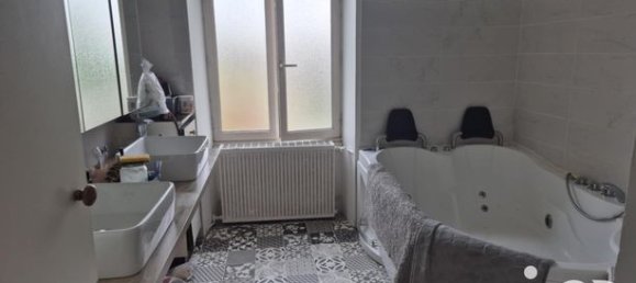 4 Schlafzimmer Haus in Vienne, France, Nr. 310725 8