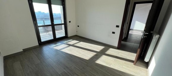 2-salle Appartement à Sesto San Giovanni, Italy No. 56313 12