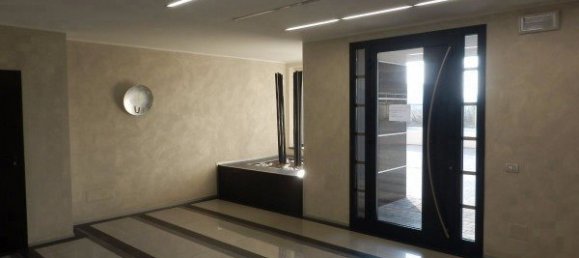 2-salle Appartement à Sesto San Giovanni, Italy No. 56313 2