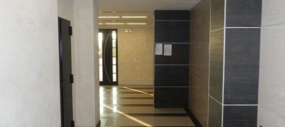 2-salle Appartement à Sesto San Giovanni, Italy No. 56313 3