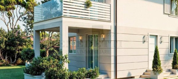 2 bedrooms Villa in Pietrasanta, Italy No. 191713 4