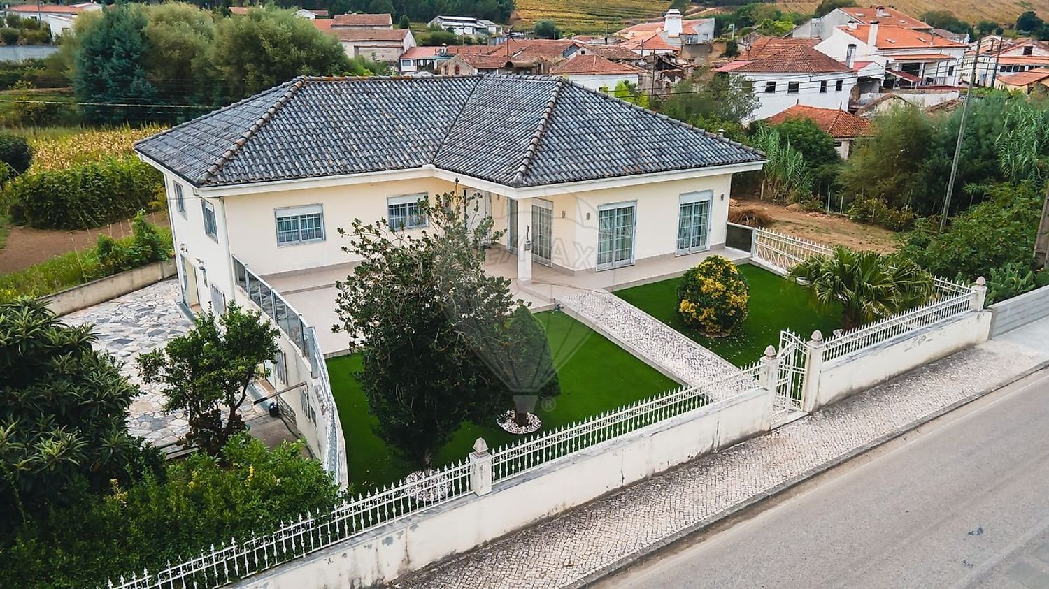3 bedrooms House in Lousa, Portugal No. 181955