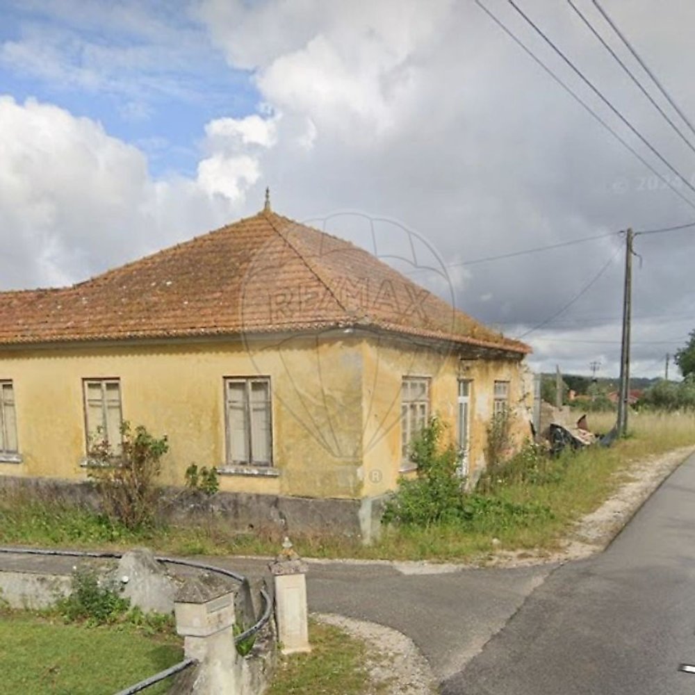 3 bedrooms House in Lourical, Portugal No. 37070