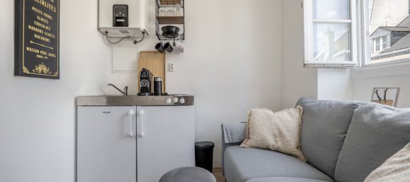 Studio in Paris, France No. 296448 4