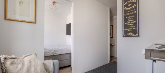 Studio in Paris, France No. 296448 10