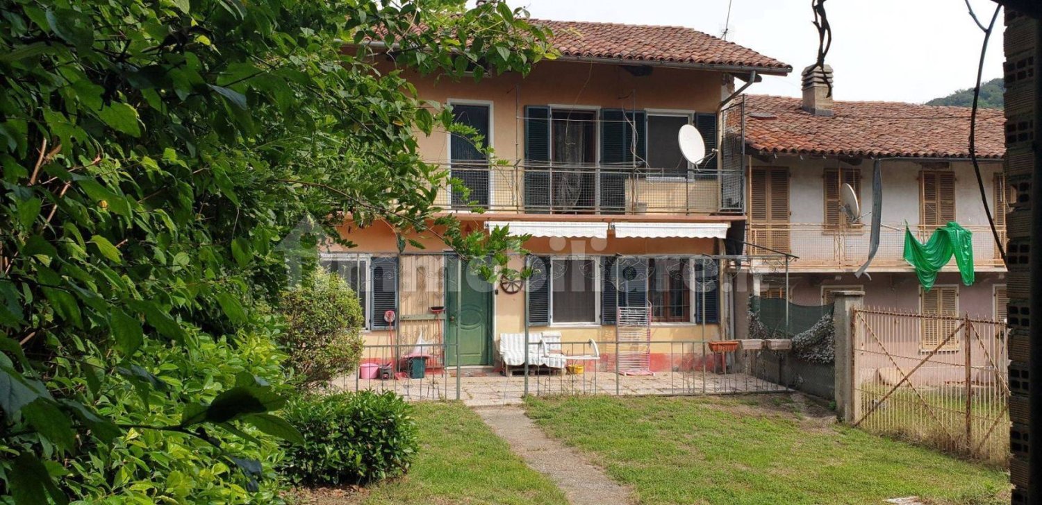 3 bedrooms House in Monteu da Po, Italy No. 113969