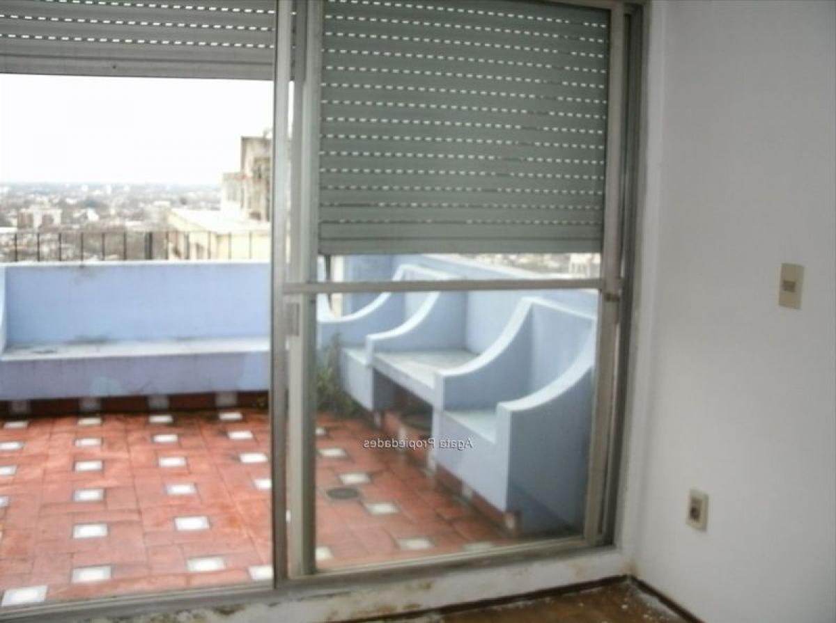 Studio in Montevideo, Uruguay No. 4765