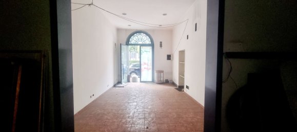 75m² Commercial property in Rome, Italy No. 196735 3