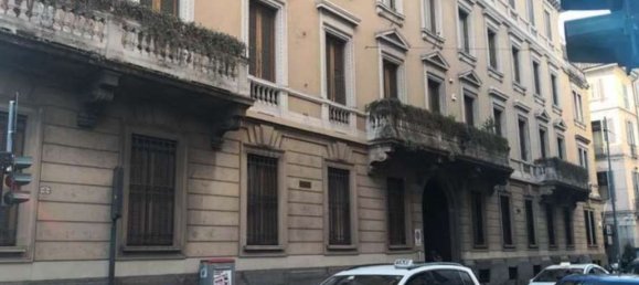 4 bedrooms Apartment in Milan, Italy No. 362726 3