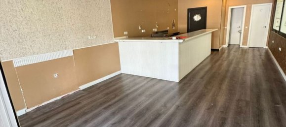 60m² Commercial property in Villanueva de la Canada, Spain No. 137143 6