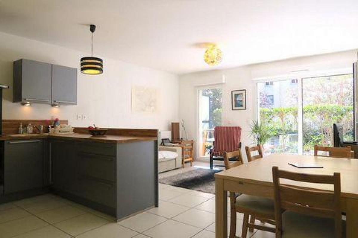 3 bedrooms Condo in Lyon, France No. 29557