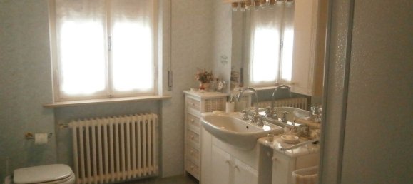 8 Schlafzimmer Haus in Mede, Italy, Nr. 360858 10