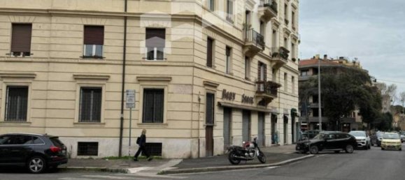 Коммерческая недвижимость с 5 комнатами в Рим, Италия № 154458 4