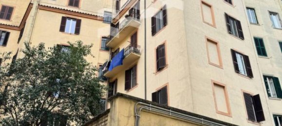 Коммерческая недвижимость с 5 комнатами в Рим, Италия № 154458 9