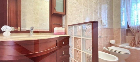 3 bedrooms Apartment in Bari, Italy No. 20714 37