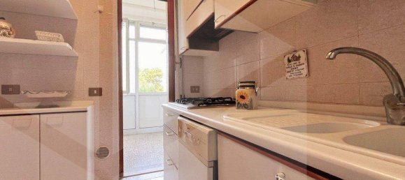 3 bedrooms Apartment in Bari, Italy No. 20714 16