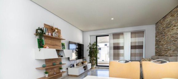 Apartamento de 2 dormitorios en Marbella, Spain No. 190829 2