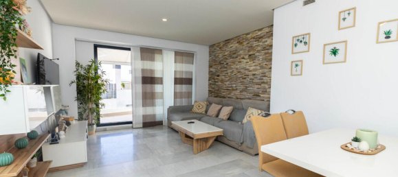 Apartamento de 2 dormitorios en Marbella, Spain No. 190829 3