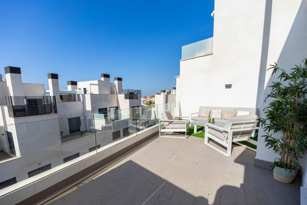 Apartamento de 2 dormitorios en Marbella, Spain No. 190829