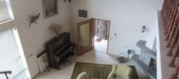 3 bedrooms House in Kelheim, Germany No. 141138 2