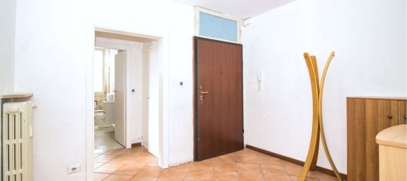 3 rooms Apartment in Modena, Italy No. 215636 11