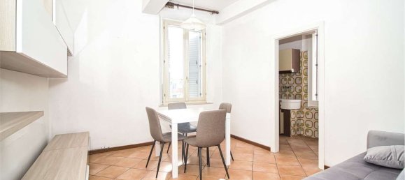 3 rooms Apartment in Modena, Italy No. 215636 2