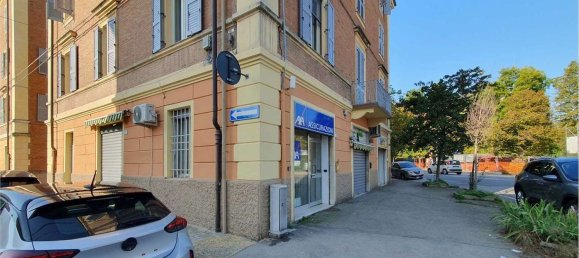 3 rooms Apartment in Modena, Italy No. 215636 27