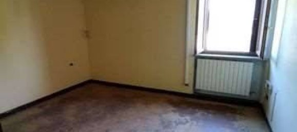 2 bedrooms Apartment in Busto Arsizio, Italy No. 302049 2