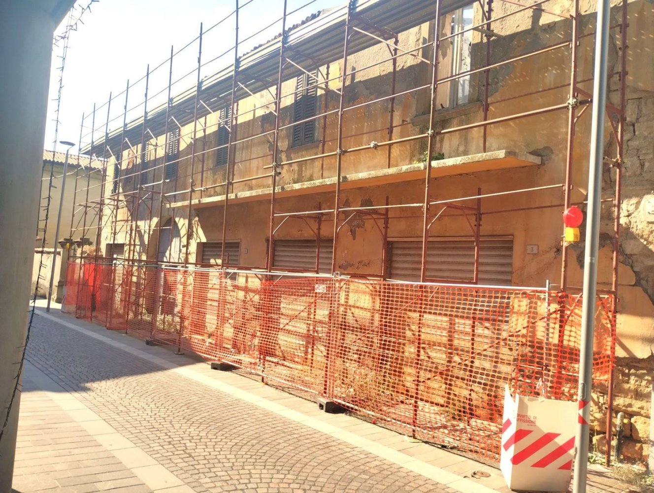 Дом с 10 комнатами в Горлаго, Италия № 309362