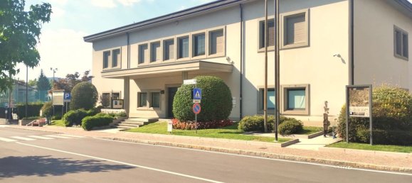 Дом с 10 комнатами в Горлаго, Италия № 309362 10