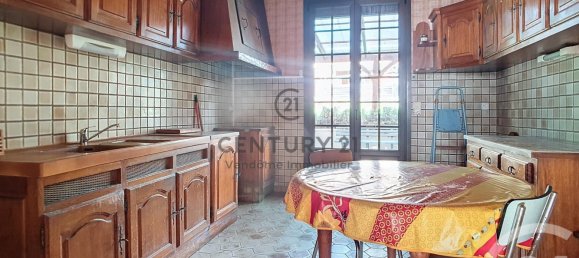 6 bedrooms House in Crepy-en-Valois, France No. 267273 10