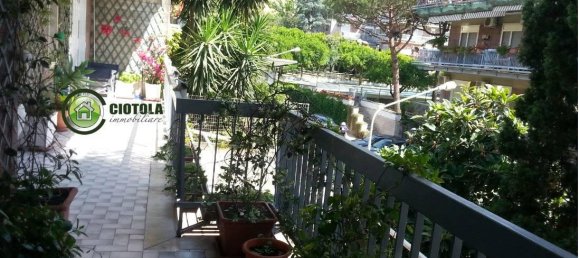 4-salle Appartement à Naples, Italy No. 30178 6