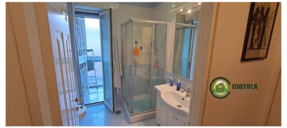 4-salle Appartement à Naples, Italy No. 30178 27