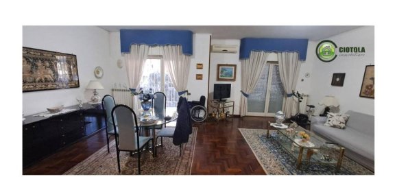 4-salle Appartement à Naples, Italy No. 30178 20