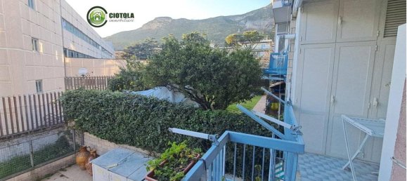 4-salle Appartement à Naples, Italy No. 30178 22