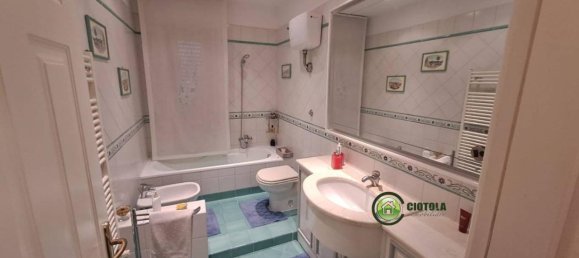 4-salle Appartement à Naples, Italy No. 30178 2