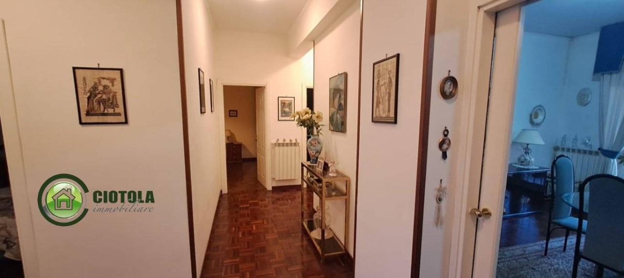 4-salle Appartement à Naples, Italy No. 30178