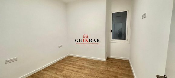 3 bedrooms Apartment in Sants-Montjuic, Spain No. 80385 6