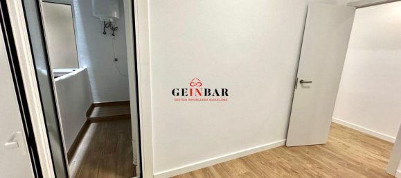 3 bedrooms Apartment in Sants-Montjuic, Spain No. 80385 9