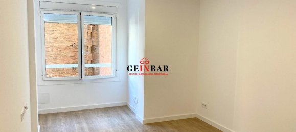 3 bedrooms Apartment in Sants-Montjuic, Spain No. 80385 35